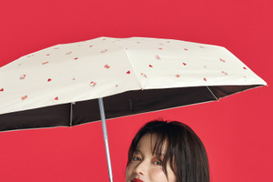 キュートすぎる日傘で気分もアゲ♪ 「サンリオ」キティ、シナモロールらの日傘・扇子が登場！暑い季節の準備に 画像
