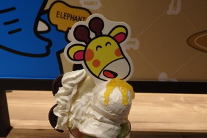 「たべっ子どうぶつLAND CAFE」がオープン！ きりんさんのロングパフェも再登場☆ 画像