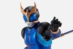 青のクウガ「仮面ライダークウガ ドラゴンフォーム」がS.H.Figuartsより登場！ドラゴンロッドとともに作中の戦闘スタイルを再現可能 画像