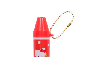 色とりどりのかわいさ♪ 「サンリオ」キティやクロミが描かれたクレヨン型ケースが登場！ リップクリームなど小物入れにぴったり 画像