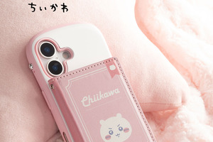 ちいかわやハチワレと一緒にお出かけ♪ 「ちいかわ」絵本みたいなカードウォレットが登場！ 画像