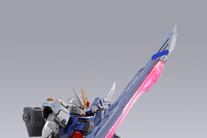 ストライクガンダムやガンダムアストレイに装備できる！「METAL BUILD ソードストライカー」が「魂ストア限定商品」として3月27日に発売！ 画像