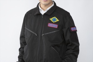 「機動戦士Zガンダム」アムロ着用のブルゾンが明日（3/31）まで予約受付中！4つのポケットが付いた機能的にも使いやすいデザイン 画像