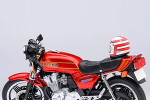 バイクマンガの金字塔「バリバリ伝説」巨摩郡の愛機・Honda CB750Fが1/12スケールで立体化！「大阪モーターサイクルショー」でも販売・展示 画像