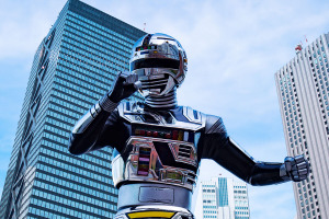 蒸着せよ！初代「宇宙刑事ギャバン」40cmのド迫力フィギュア再び！25個のLEDで全身が発光 画像