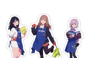 「グリッドマンユニバース」六花＆夢芽＆アカネがヴィレヴァン店員に…！描き下ろしのエプロン姿がアクキーやタペストリーなどグッズに♪ 画像