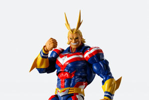 「ヒロアカ」より“平和の象徴”ことオールマイトがフィギュア化！ パーツの差し替えで大胆なポージングを2パターンも楽しめる 画像
