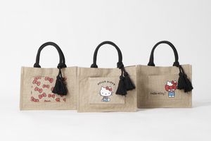 「ハローキティ」大人かわいいカジュアルトートやシェル型ポーチなど♪ 初夏のお出かけにぴったりアイテム登場 画像