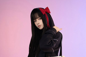 「まどか☆マギカ」まるで見滝原中学校の制服？ 魔法少女気分になれそうなトートバッグ登場☆ 画像