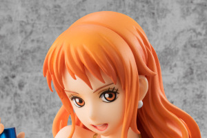 大胆ボディに釘付け♪ 「ワンピース」麦わらの一味の航海士・ナミをセクシーなホットパンツ姿で立体化したフィギュアが復刻！クリマ・タクト絡めた魅惑の脚線美 画像