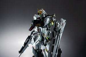このνガンダムは“伊達じゃない！”「機動戦士ガンダム 逆襲のシャア」νガンダムが本物のメカを思わせる立体化！「解体匠機」が再販決定 画像