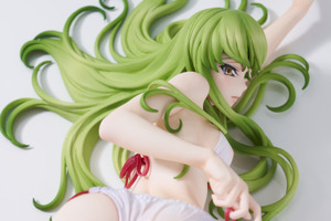 拘束着、可憐な水着姿、どちらのC.C.も捨てがたい… 「コードギアス」C.C.のボディラインが美しいフィギュア2種が再販！ 画像