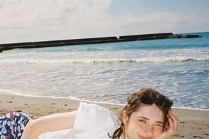 ハローキティ＆双子の妹ミミィがL.A.のビーチで日焼け♪「MILKFED.」コラボアパレルや雑貨が登場 画像