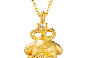 ポムポムプリンが王冠かぶって純金ジュエリーに☆ お値段約27万円！30周年記念で登場 画像