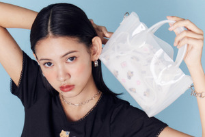 「サンリオ」日焼けキティ＆マイメロのワンポイントがキュート♪「EMODA」コラボのTシャツやバッグが登場 画像