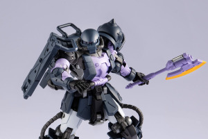 ルウム戦役で大活躍した黒い三連星仕様の「高機動型ザクII」が可動フィギュアになって登場！ 躍動感あふれるポージングがたまらない 画像
