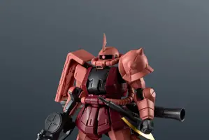 「機動戦士ガンダム」シャア専用ザクがGUNDAM UNIVERSEより登場！ モノアイの稼働ギミックで表情豊かにポージング可能 画像