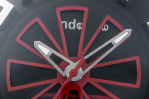 「仮面ライダー」1号の変身ベルト“タイフーン”を文字盤で再現！スイスブランド「Tendence」コラボ腕時計が登場 画像