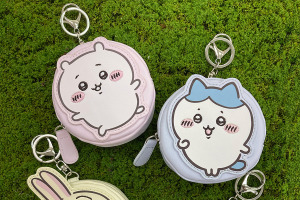 「ちいかわ」ハチワレたちをバッグに付けて一緒にお出かけ♪ 新商品のコインケース登場 画像