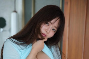声優・井口裕香、大自然の水着姿からムーディーなホテルまで…♪ グラマラス＆妖艶な“今”を切り取り！3冊目写真集が発売中 画像