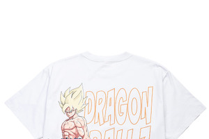 悟空やベジータのカッコいいTシャツ！ 「ドラゴンボール」完全オリジナルイラスト採用したアパレルが発売！ 名シーンオマージュがたまらない♪ 画像