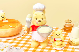 「くまのプーさん」8月3日は“はちみつの日”！コック帽をかぶったプーさんが超キュート♪とろ～りはちみつのパンケーキをテーマにした新コレクションが登場 画像
