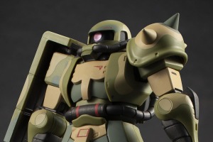 「ガンダム」陸戦型ザク迷彩仕様の湿地帯戦用ザクがROBOT魂より立体化！ 連邦軍本部ジャブローを攻略すべく、ジャングルや沼地に対応させたミリタリー感あふれるザク 画像