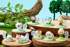 “暑くって動けないんだよッ” ちいかわたちの可愛いフィギュア入りチョコが登場！ 「パキシパキ」「ウラ イーハェィ」などセリフも楽しめる 画像