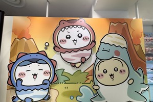 「ちいかわぽけっと」恐竜＆アリスモチーフの公式グッズ第3弾が発売！POP UP STORE初日の模様をお届け【レポ】 画像