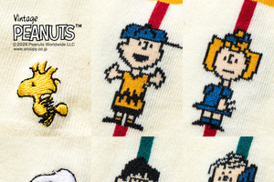 スヌーピーと仲間たちを刺繍や編みで表現したソックスに新色登場！「CHICSTOCKS」から9月3日発売 画像