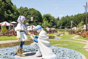 「葬送のフリーレン」ヒンメルの指輪、ミミックに“食べられる体験”も残りわずか…!! 「農園リゾートTHE FARM」コラボ宿泊は10月16日まで 画像