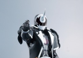 「劇場版 仮面ライダーゴースト」敵ライダー・ダークゴーストのフィギュアが登場 画像