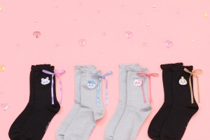 「ちいかわ」もこもこルームソックス＆まじかるソックスが登場☆ ハチワレ、うさぎらの刺繍とリボンがキュート♪ 画像