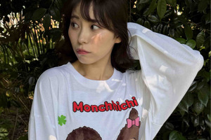「モンチッチ」ふわふわモチーフがかわいい♪「AS KNOW AS plus」アクキー付きのコラボロンT登場 画像