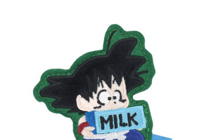 「ドラゴンボール」牛乳配達をする悟空＆クリリンが可愛すぎ♪ ぷっくり可愛いアップリケバッジが新登場 画像