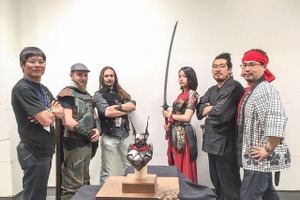 「クロムクロ」オタコン2016でイベント開催 日米の創作集団が主役メカと刀を再現 画像