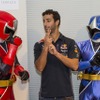 「ニンニンジャー」とオーストリアの人気ドライバーが対面　F1日本GP開催で実現　・画像