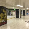 池袋駅内に「文豪ストレイドッグス」の美麗ビジュアルが　期間限定展示スタート・画像
